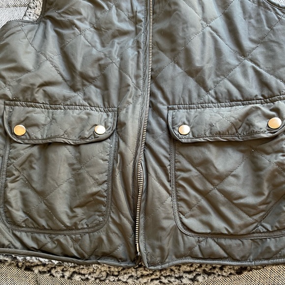 Fall Essential: Olive Green fuzzy vest - Picture 5 of 7